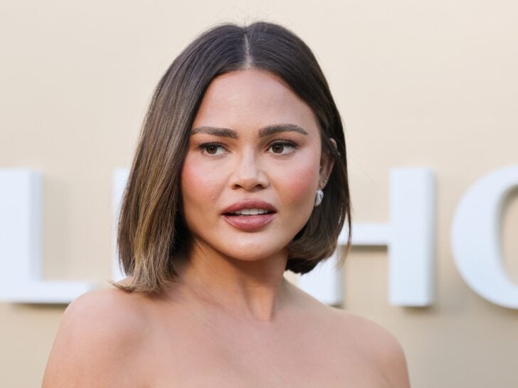 Chrissy Teigen Ignites Backlash with Funeral Pics After Dad Died