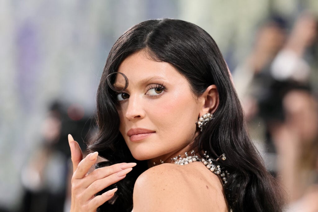 Kylie Jenner for the 2026 Met Gala with invisible eyebrows.