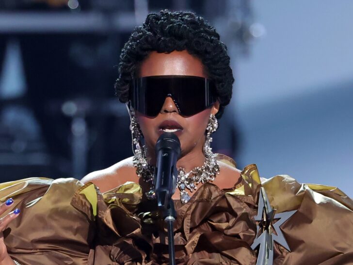 Lauryn Hill Honored, Performs at BET Awards