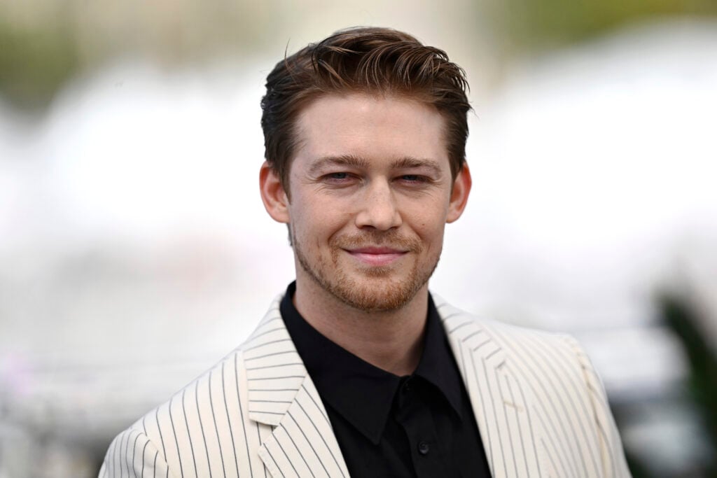 Joe Alwyn attends the "Kinds Of Kindness" Photocall at the 77th annual Cannes Film Festival at Palais des Festivals on May 18, 2024 in Cannes, France. 