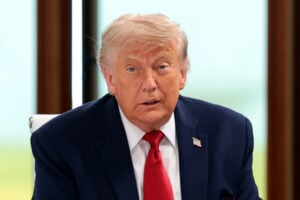 Donald Trump Blames ‘Vandals’ For Reflecting Pool Debacle as Dead Duck Found …