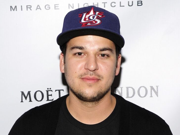 Rob Kardashian Upstages Sisters in Rare Photo at Khloe’s Birthday
