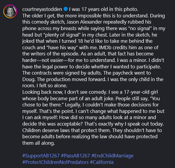 Courtney Stodden's Instagram caption in dark mode.