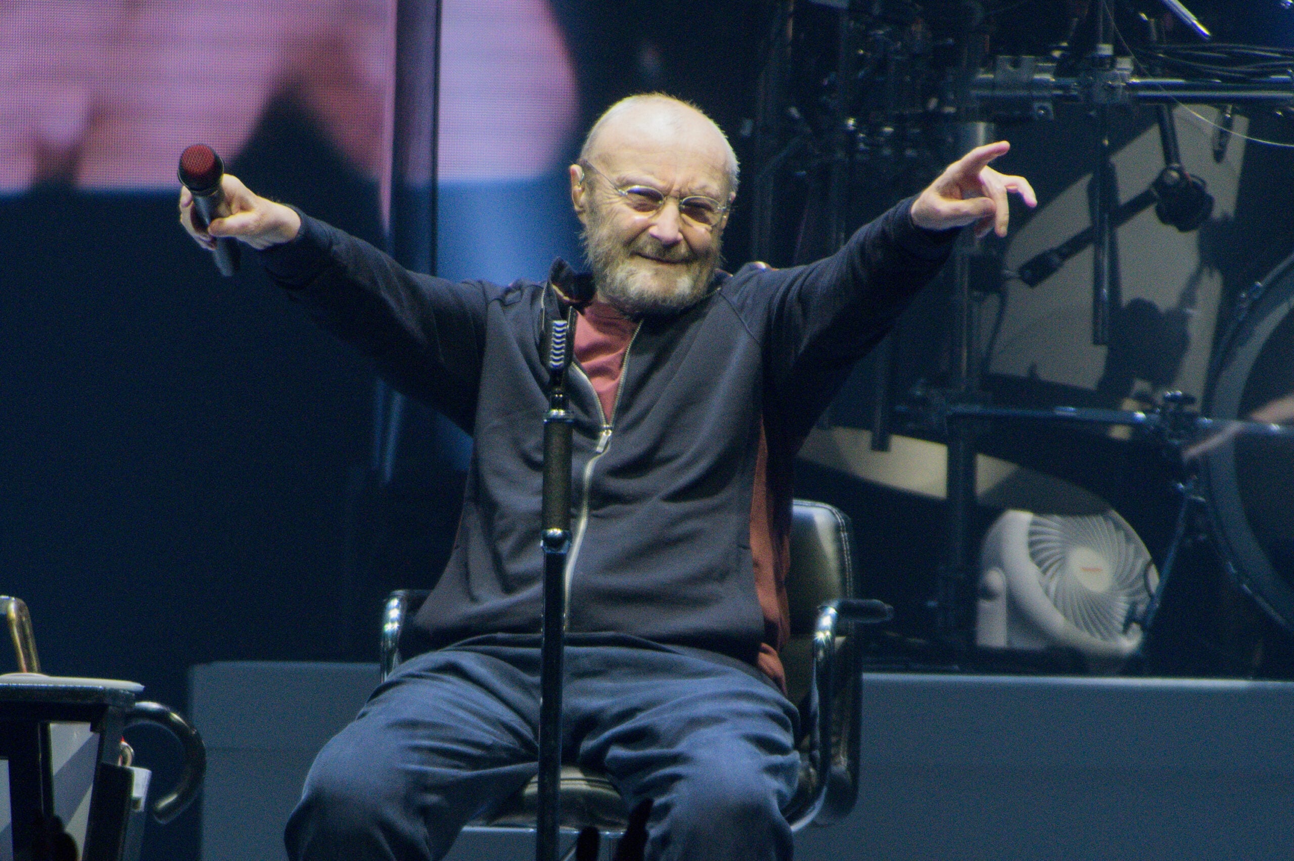 Phil Collins Says Alcoholic Relapse Left Him on Life Support