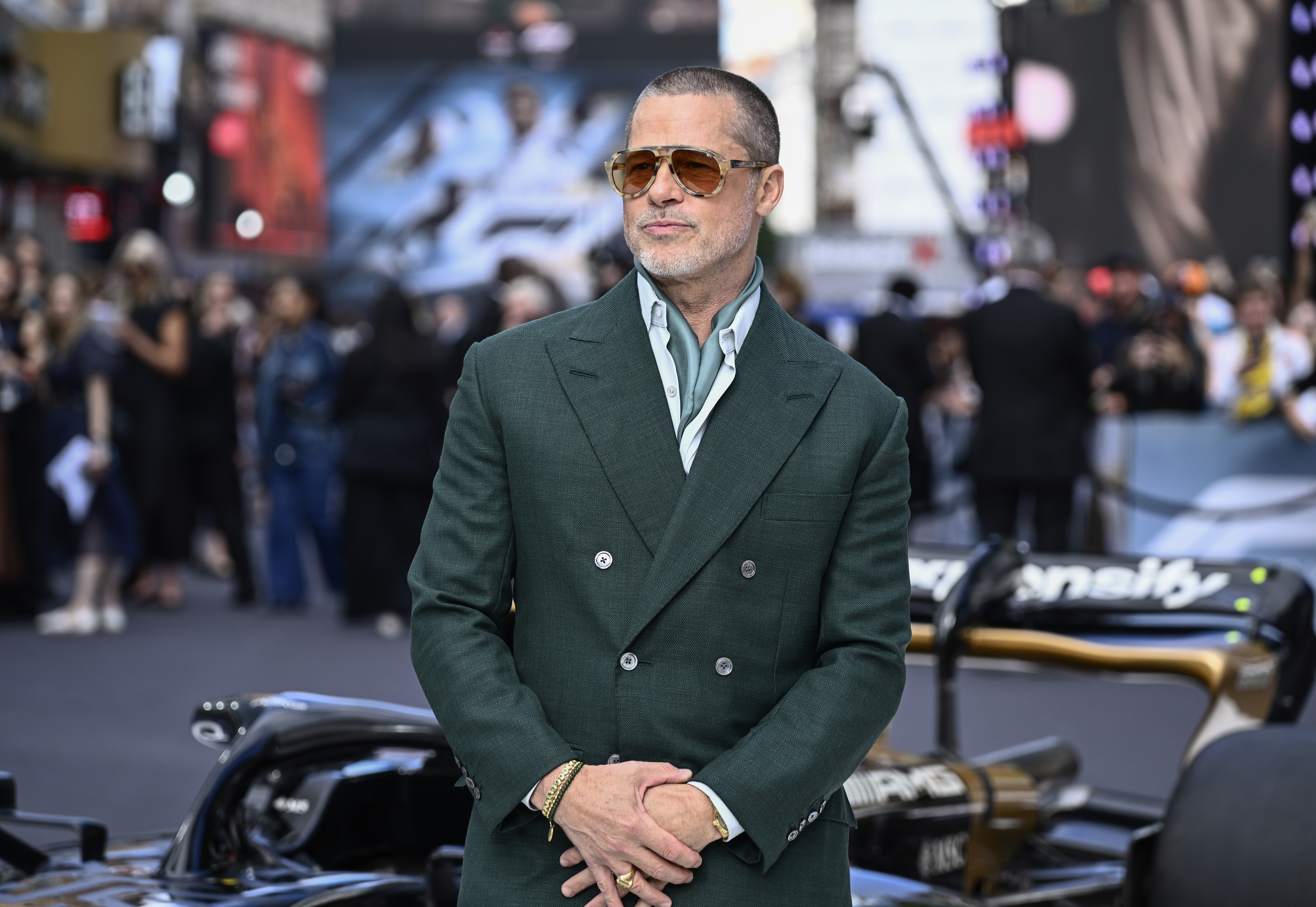 Brad Pitt Believes He Can Drink Again With ‘Discipline’; Conor McGregor Ends …