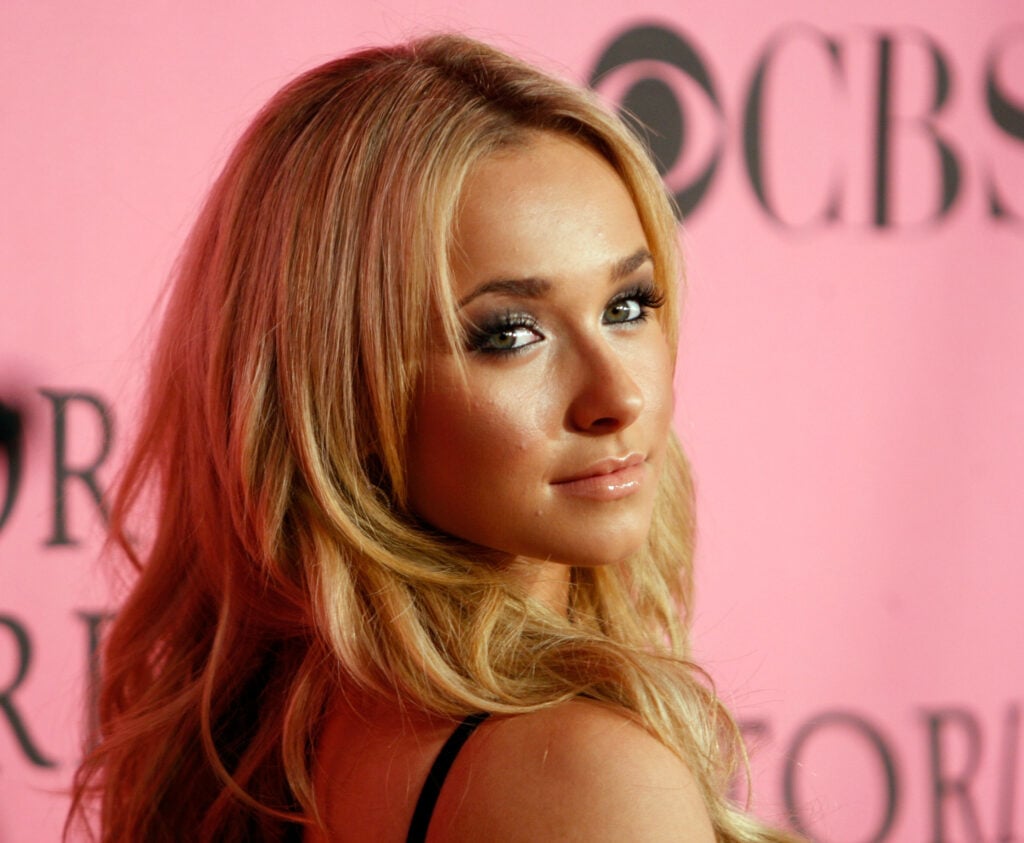 Actress Hayden Panettiere arrives at the 2007 Victoria's Secret fashion show held at the Kodak Theatre on November 15, 2007 in Hollywood, California.