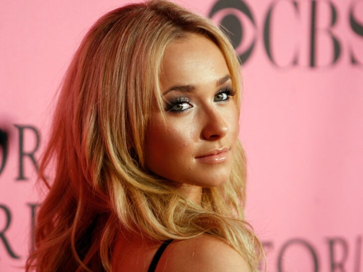 Actress Hayden Panettiere arrives at the 2007 Victoria's Secret fashion show held at the Kodak Theatre on November 15, 2007 in Hollywood, California.