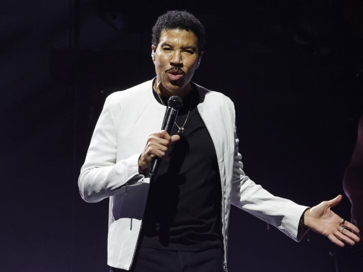 Lionel Richie Hospitalized, In Intensive Care After Concert