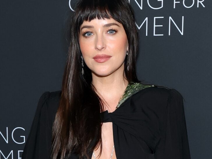Dakota Johnson & Machine Gun Kelly: Dating? Boning in Taylor Swift’s Apartment?