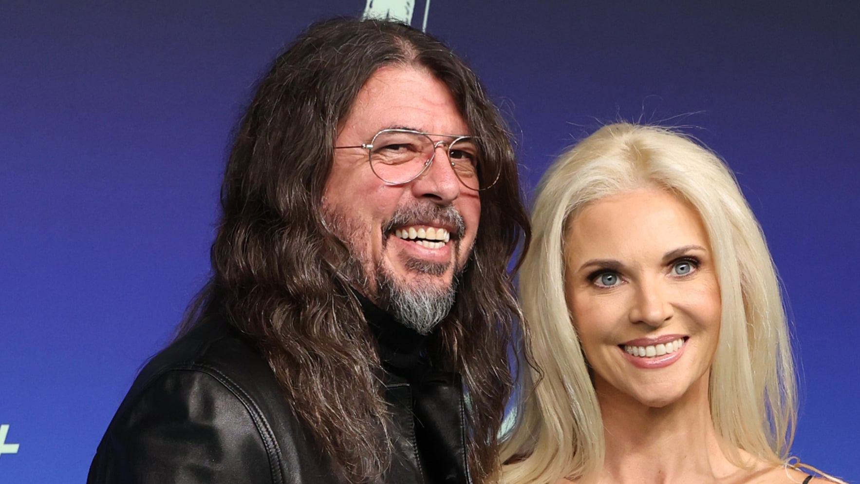 Dave Grohl & Jordyn Blum Smile Together at VMAs Two Years After Affair, Lovechild Confession
