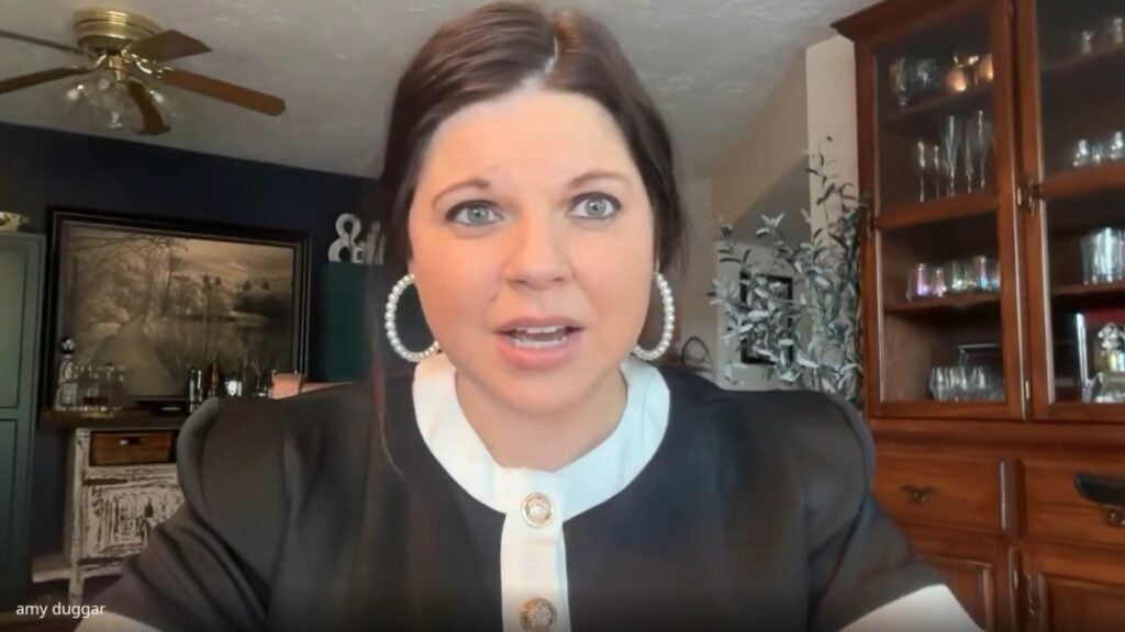 Amy Duggar dresses like a slightly updated pilgrim.